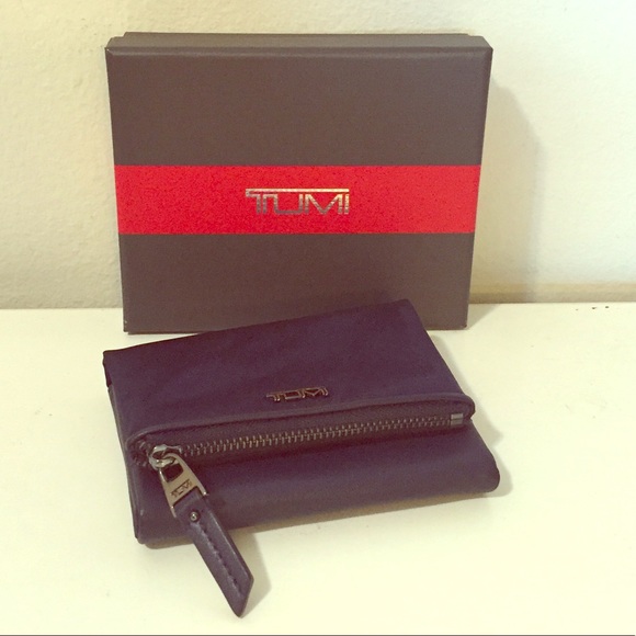 tumi flap card case